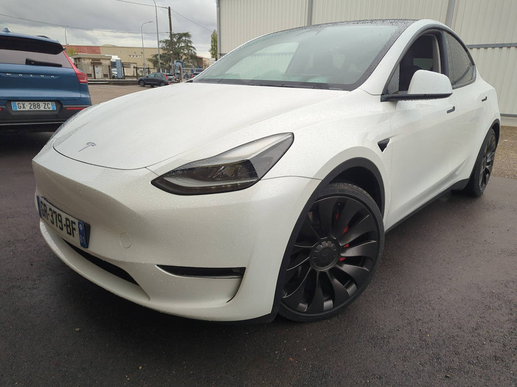 TESLA MODEL Y