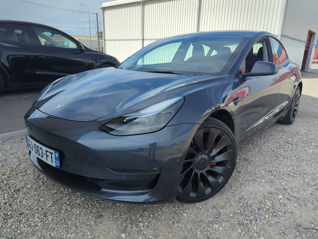 TESLA MODEL 3